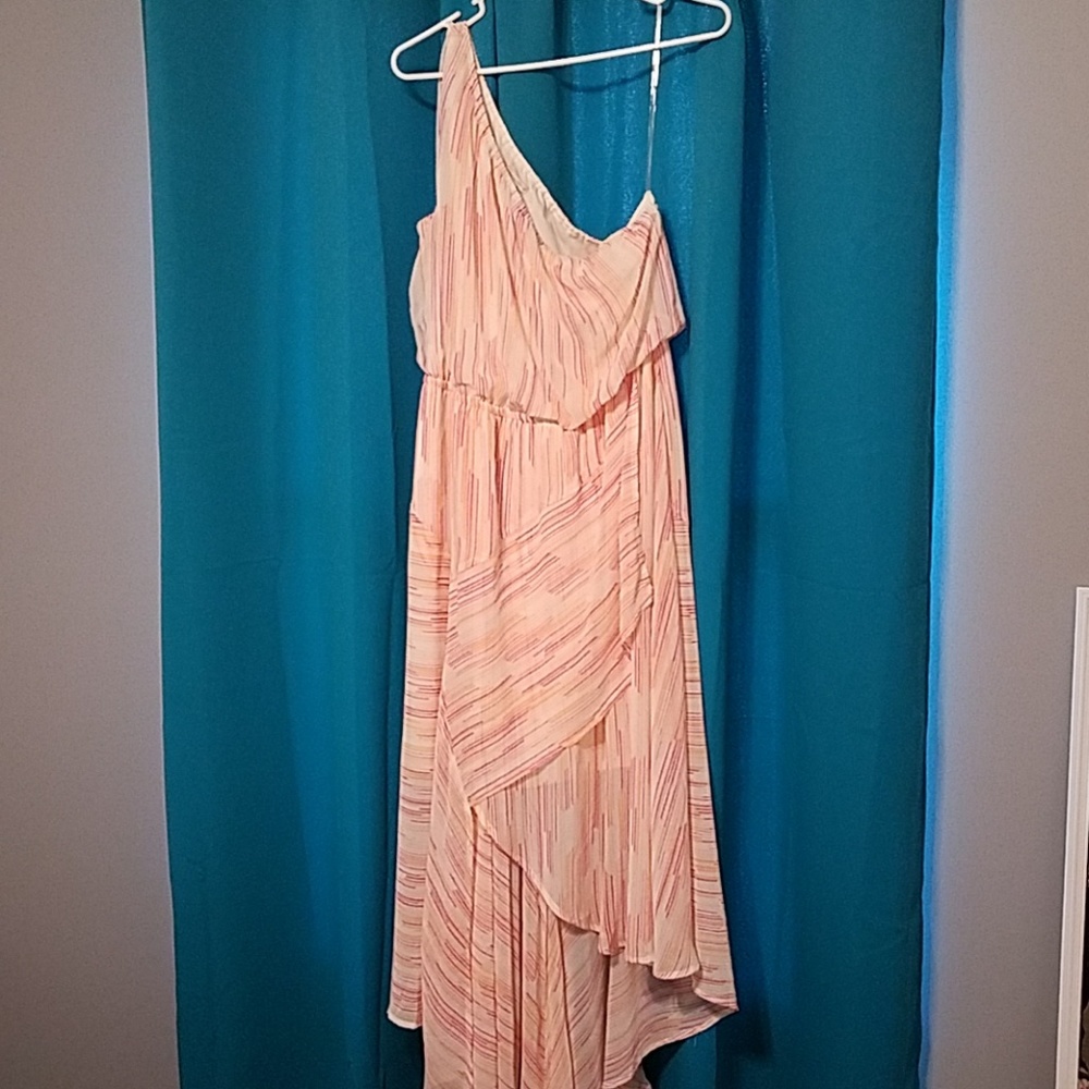 One shoulder dress